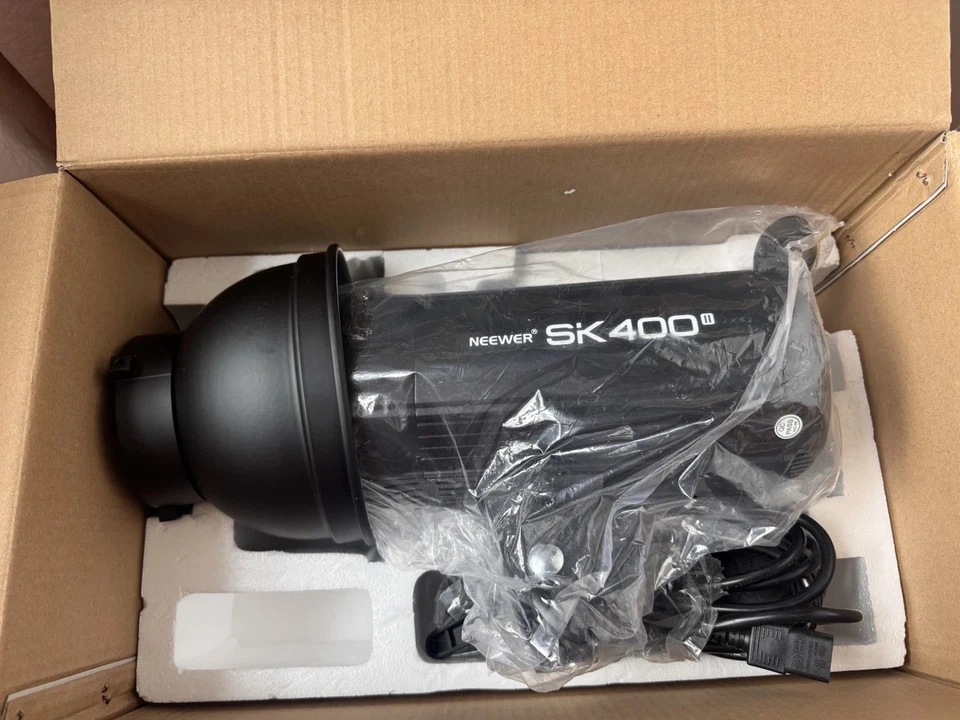 NEEWER PROFESSIONAL STUDIO FLASH Bowens 150 W Large LCD NEW-open Pack SK400 II - Image 3 of 4