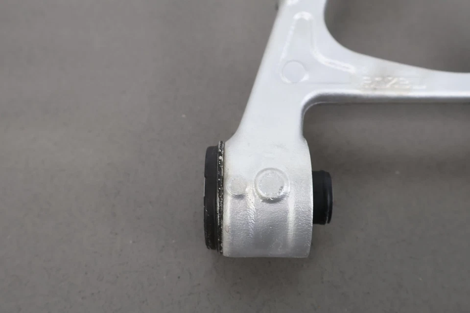 Brazo de control de suspensión inferior izquierdo delantero izquierdo fiat 124 spider 17-20 (97 k millas) Foto 4 de 4