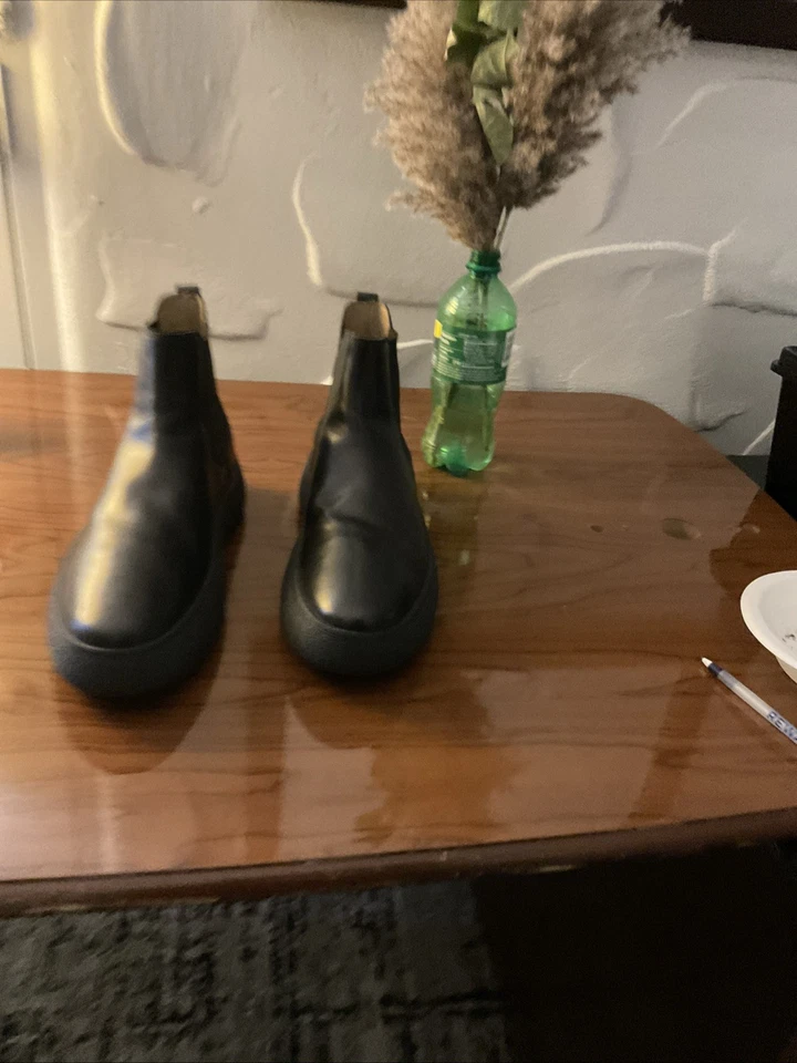 Botas Chelsea Tod’s Hechas a Mano Italianas de Cuero Negras para Hombre Talla 9.5 Usadas Dos Veces Foto 2 de 4