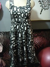 Calvin Klein Black white geometric sleeveless zippered back 6 dress square neck