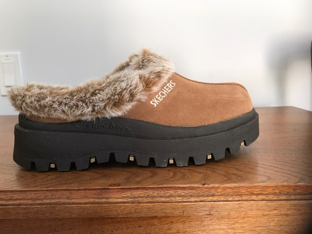 skechers fortress clog slipper