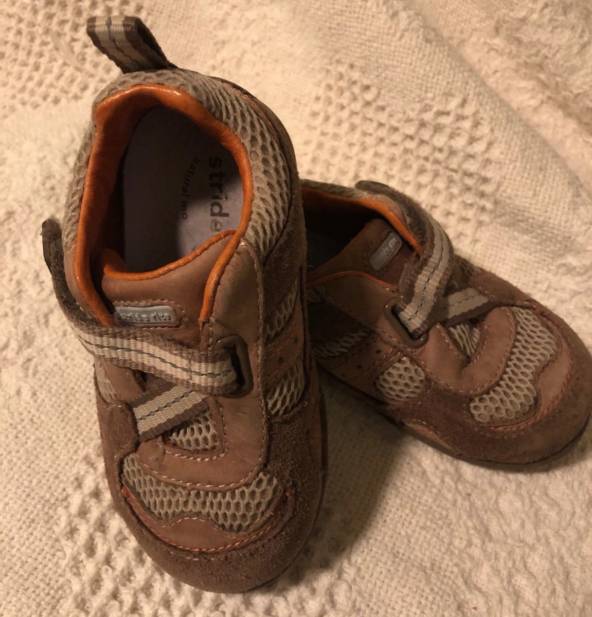 Stride Rite boys brown Tan Suede leather sneakers shoes Size 5.5