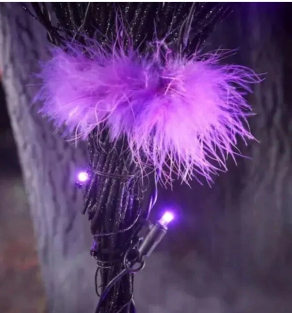 Animatronic Halloween Home Depot 3 ft Purple Pathway Lights with Black Broom - Bild 2 von 2