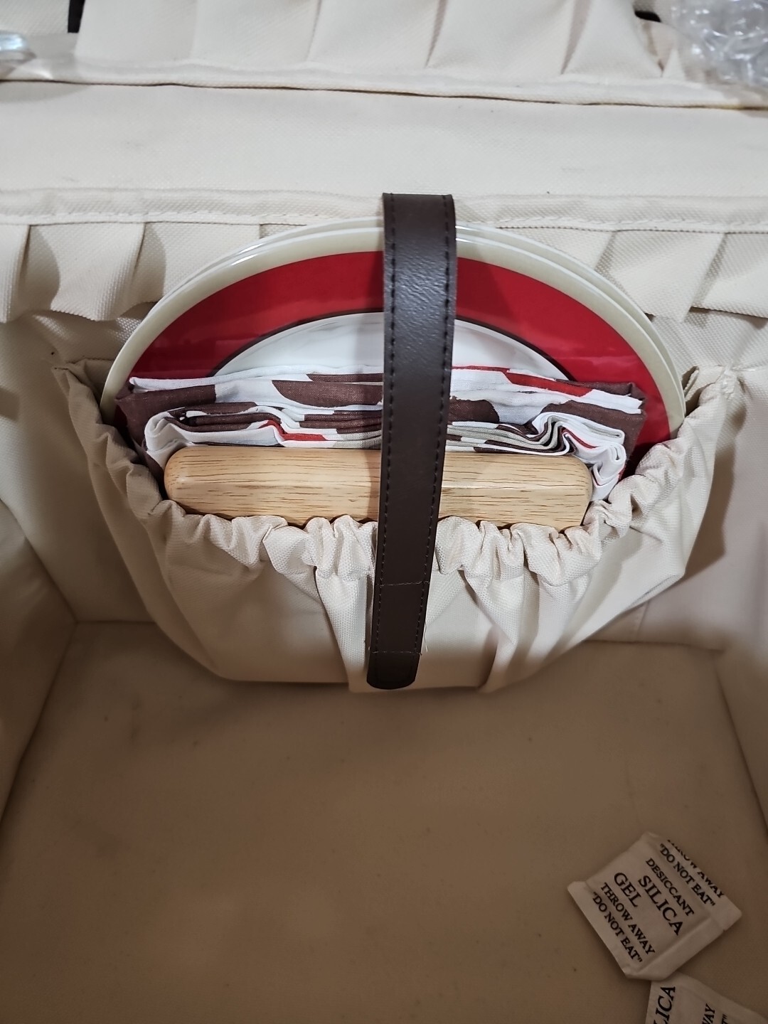 Picnic Time Yellowstone Picnic Basket Moka Collectiom  New (Read Description)