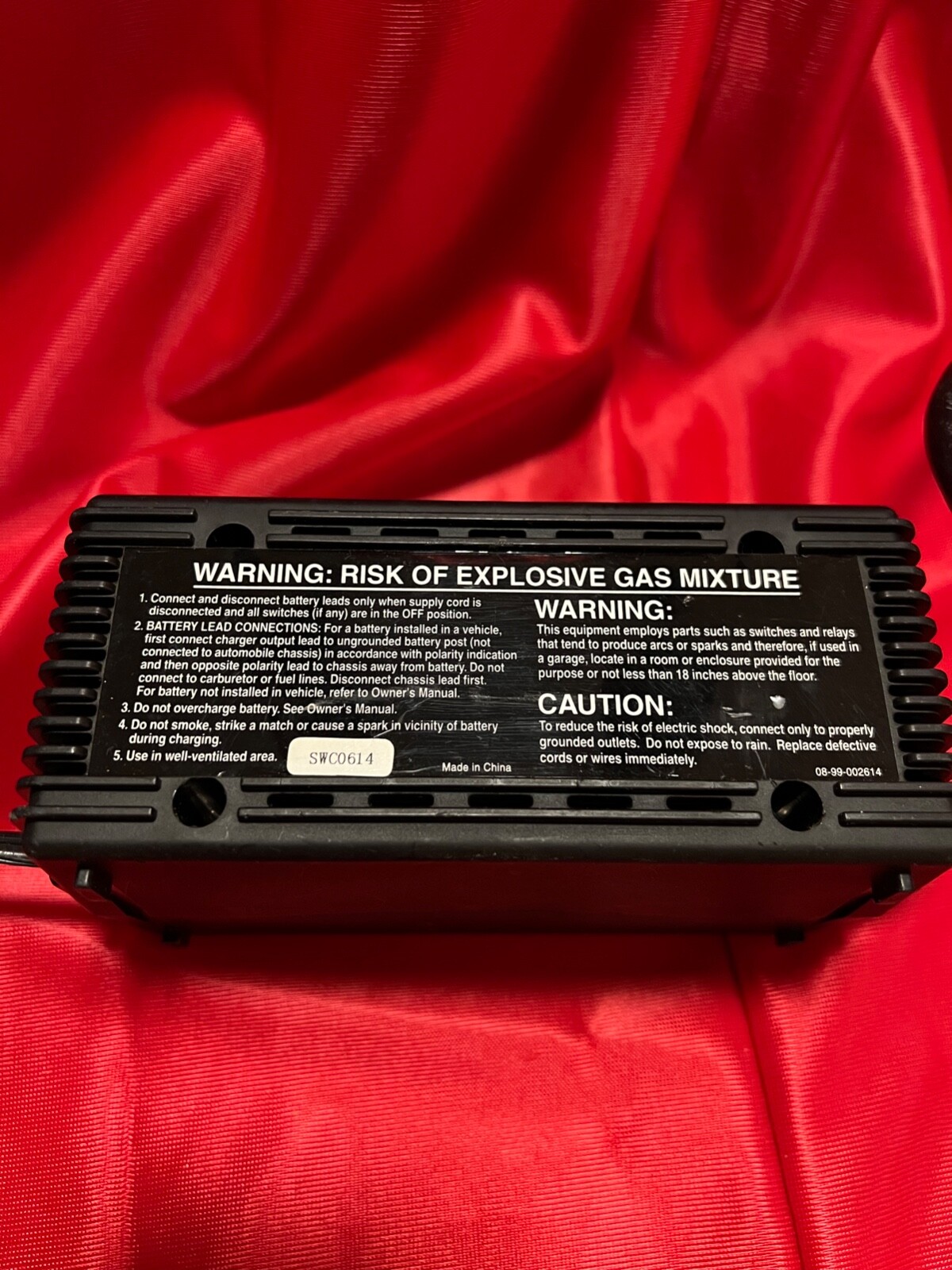 Diehard Battery Charger/Maintainer 2 Amp for 6/12v Model 200.71219 (4M