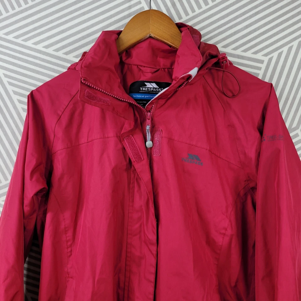 Trespass TP50 Waterproof Rain Jacket Womens size Small Red Hooded raincoat - Image 2 of 4