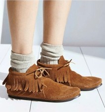 VTG MINNETONKA Classic Fringe Hardsole Suede Ankle Unisex Boots W9/M8 Moccasins