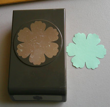 Stampin' UP Mixed Bunch Flower Punch 6 Petal Locking Type Paper Punch