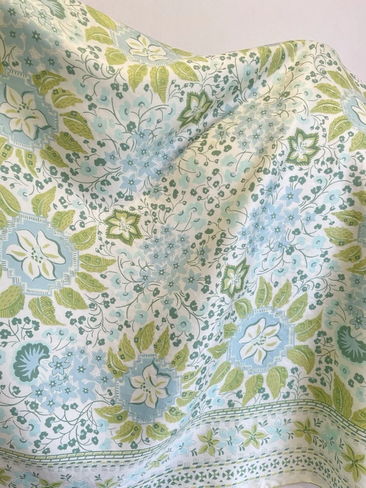 Y8# Nina Ricci Paris 100% Seda Bufanda Floral Pastel Verde Azul Cuadrado Enrollado a Mano Foto 3 de 4