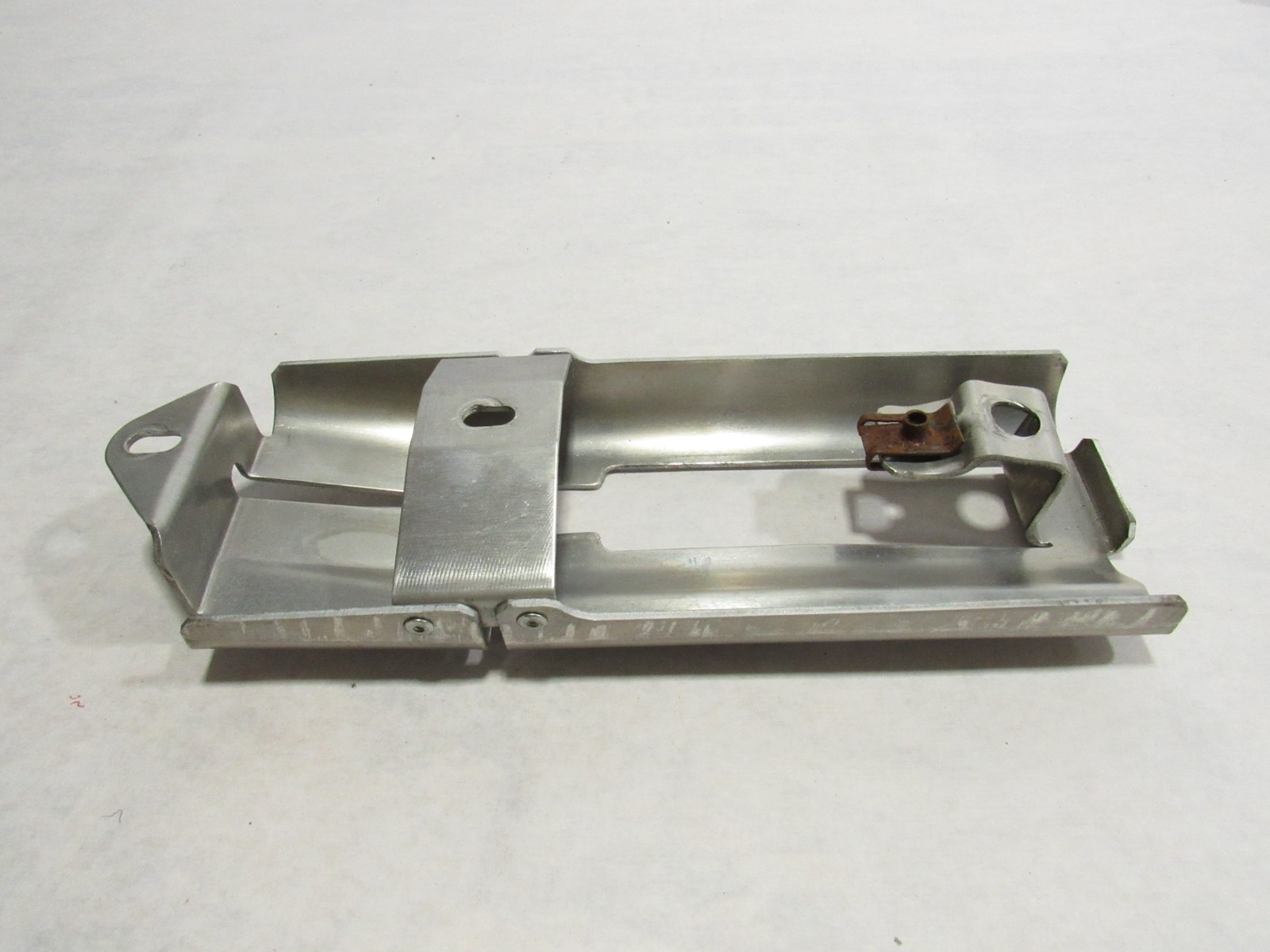 15-19 Ferrari 488 Spider 2017 Engine Compartment Lid Handle Bracket Mount ;@2