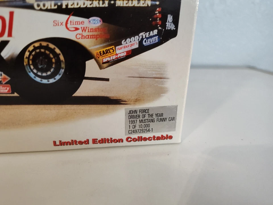 NHRA 1/24 JOHN FORCE RCCA DRIVER DEL AÑO MUSTANG 1/10.000 (B5) Foto 3 de 4