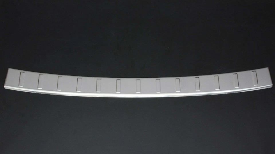 Protector de borde de carga de acero inoxidable adecuado para VOLVO V70 III | 2007-2013 | cromo - Imagen 2 de 4