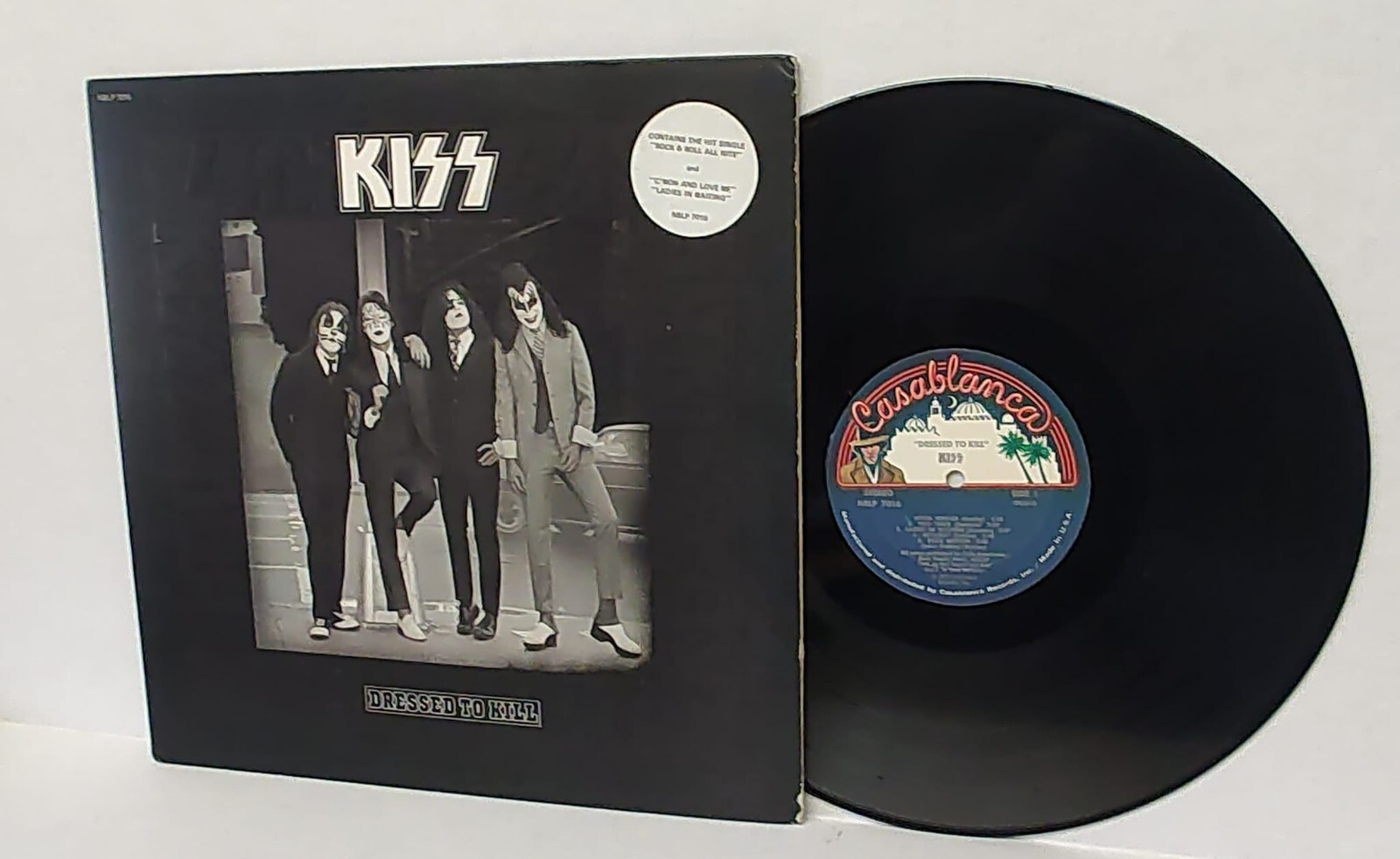 KISS "DRESSED TO KILL" BLUE BOGART EMBOSSED COVER W/HYPE RAINBO EX COND