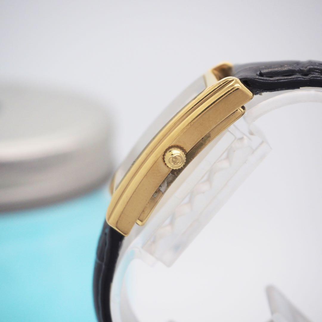 557 Gucci Ladies Watch 2600L Black Gold Square Women's Watch