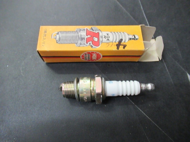 SP1 Genuine NGK BR8HS Spark Plug OEM New Factory Boat Parts