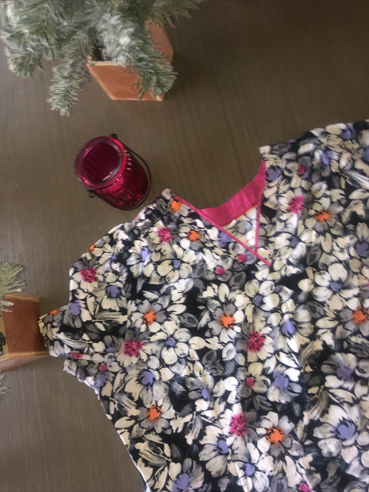 White Cross 🩷 Uniform Peony Top Sz M