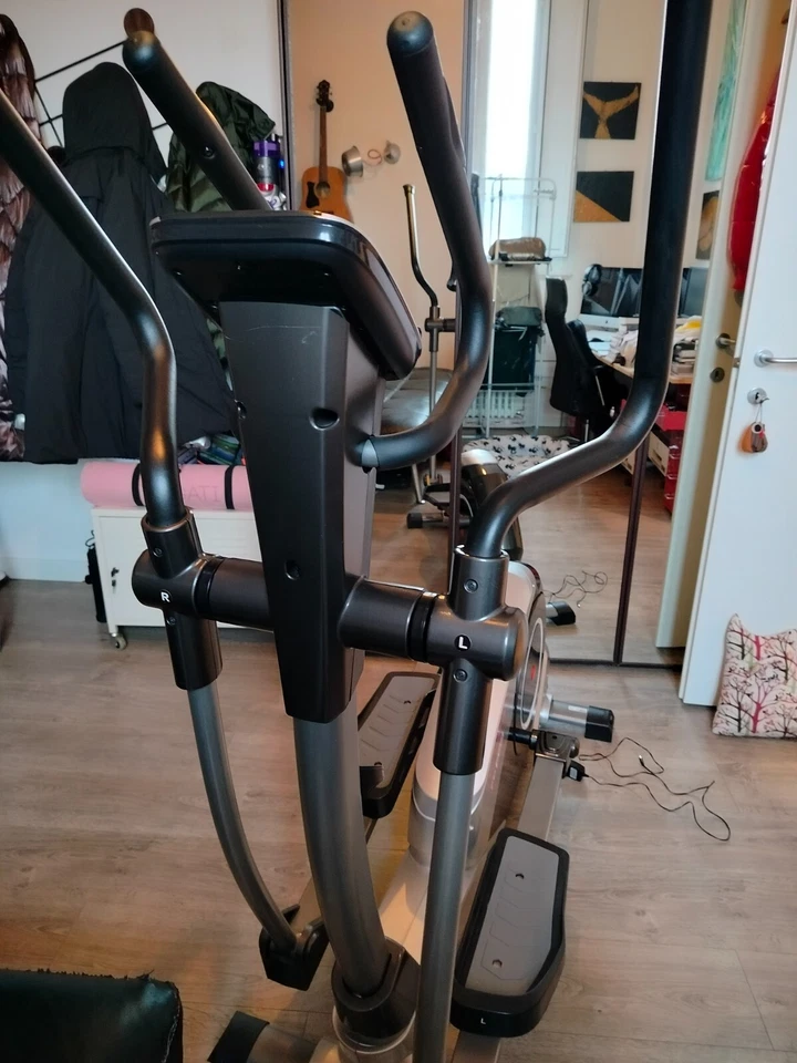 Elittica Magnetica FASSI 16 Livelli con LCD Display - Nera e grigia - Immagine 2 di 4