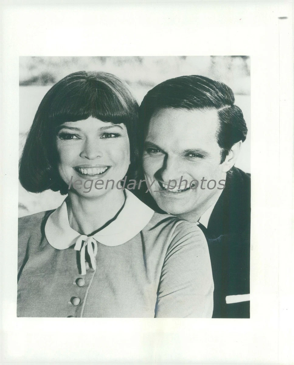 Alan Alda/Actor/Director/Screenwriter/Author 1978 vintage promo photo print  - Historic Images