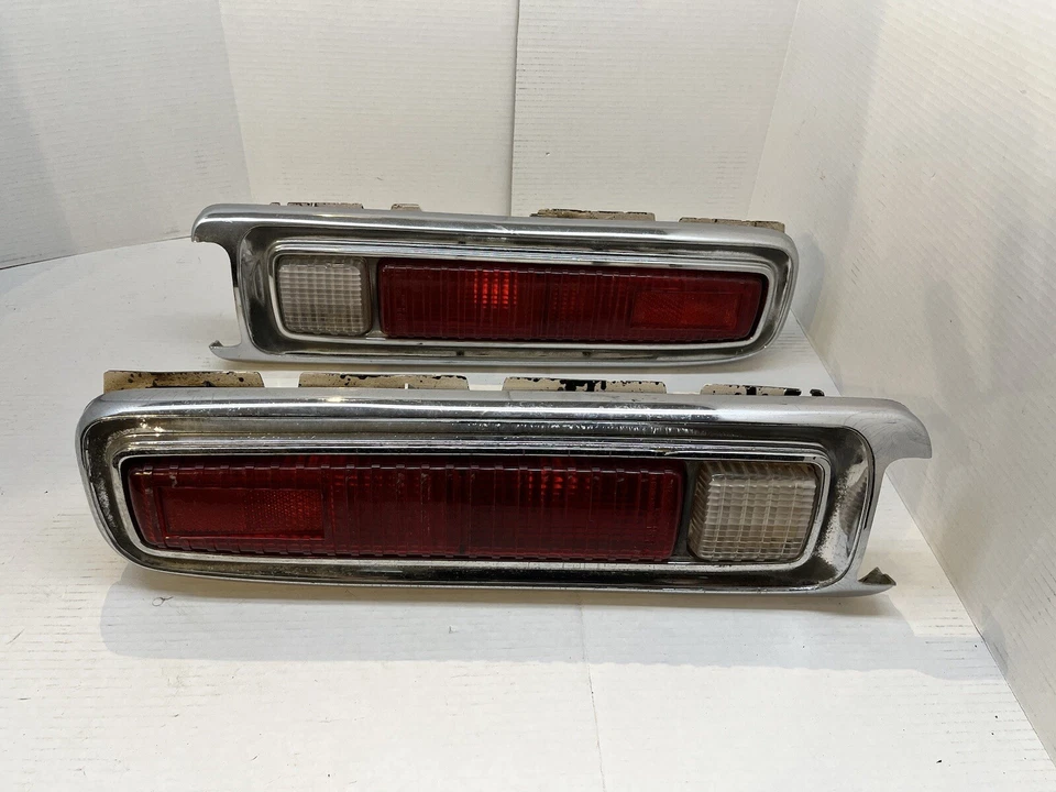 Par de luces traseras laterales izquierda y derecha Bluebird Datsun 610 sedán 1973 1974 1975 1976 Foto 4 de 4