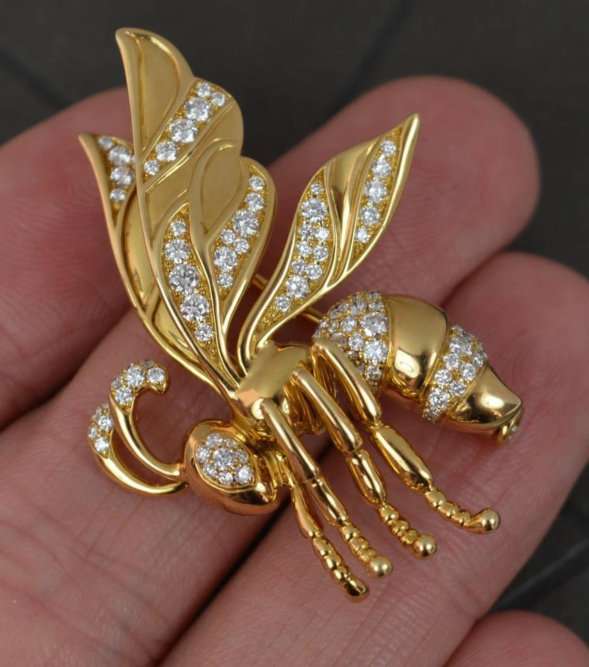 KAT FLORENCE 18 Carat Gold and IF Diamond Wasp Pendant Brooch - Image 2 of 4