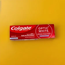 Colgate Optic White Stain Fighter Baking Soda Clean Mint Toothpaste 4.2oz