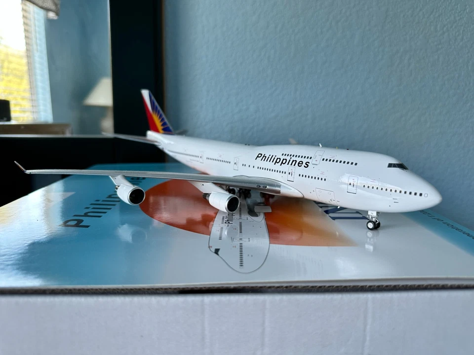 Inflight 200 1:200 Boeing 747 Philippine Airlines IF44PR0821 Diecast Model - Image 4 of 4