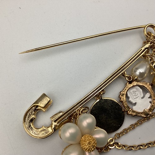 Sublime Classy CHRISTIAN DIOR Costume Jewellery 2 Brooches 1 Necklace(J1)NS#8134 - Picture 8 of 21