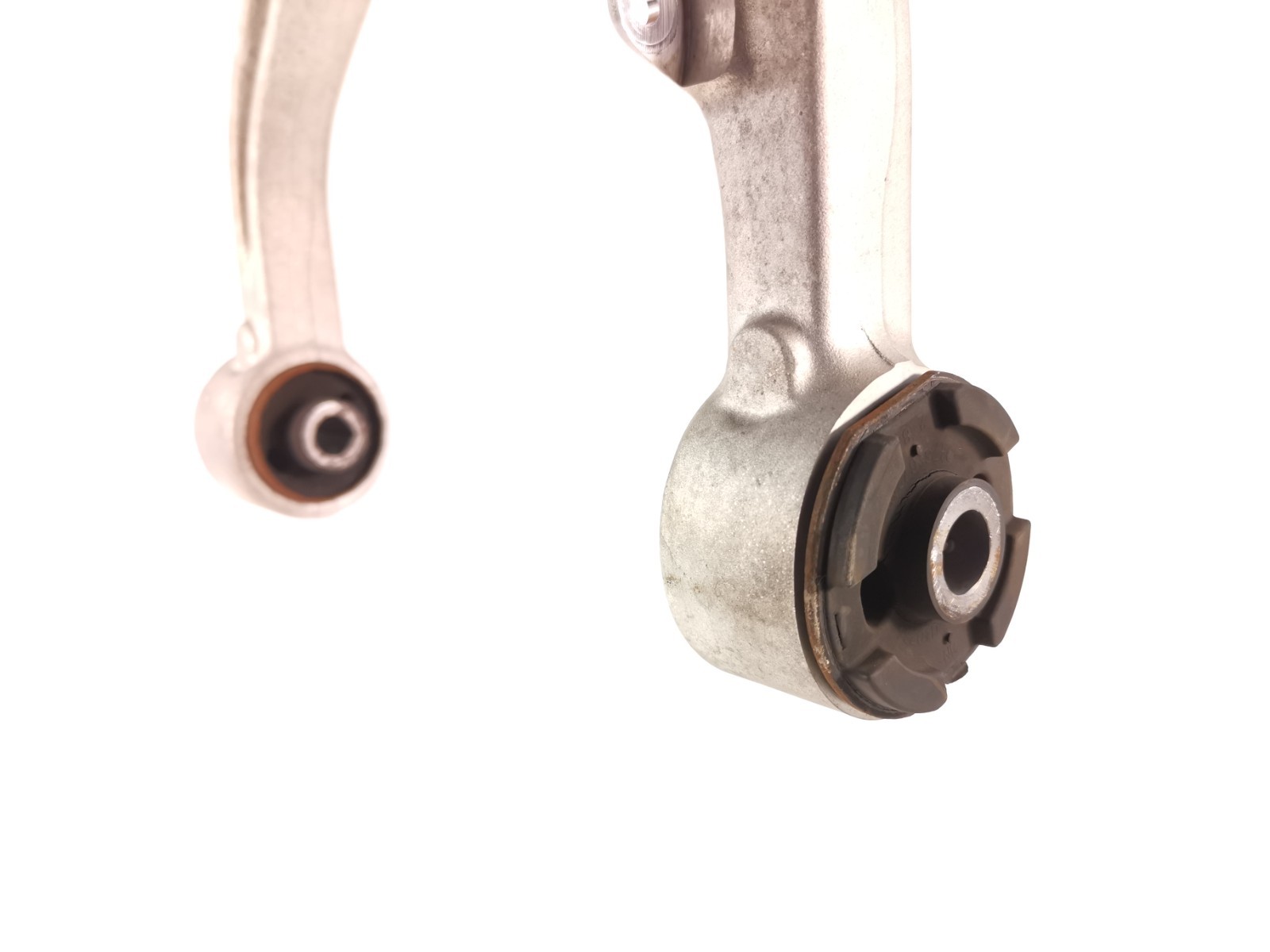 Maserati Ghibli 2017 RWD M156B 3.0 Front Right Upper Control Arm 6700041860 OEM