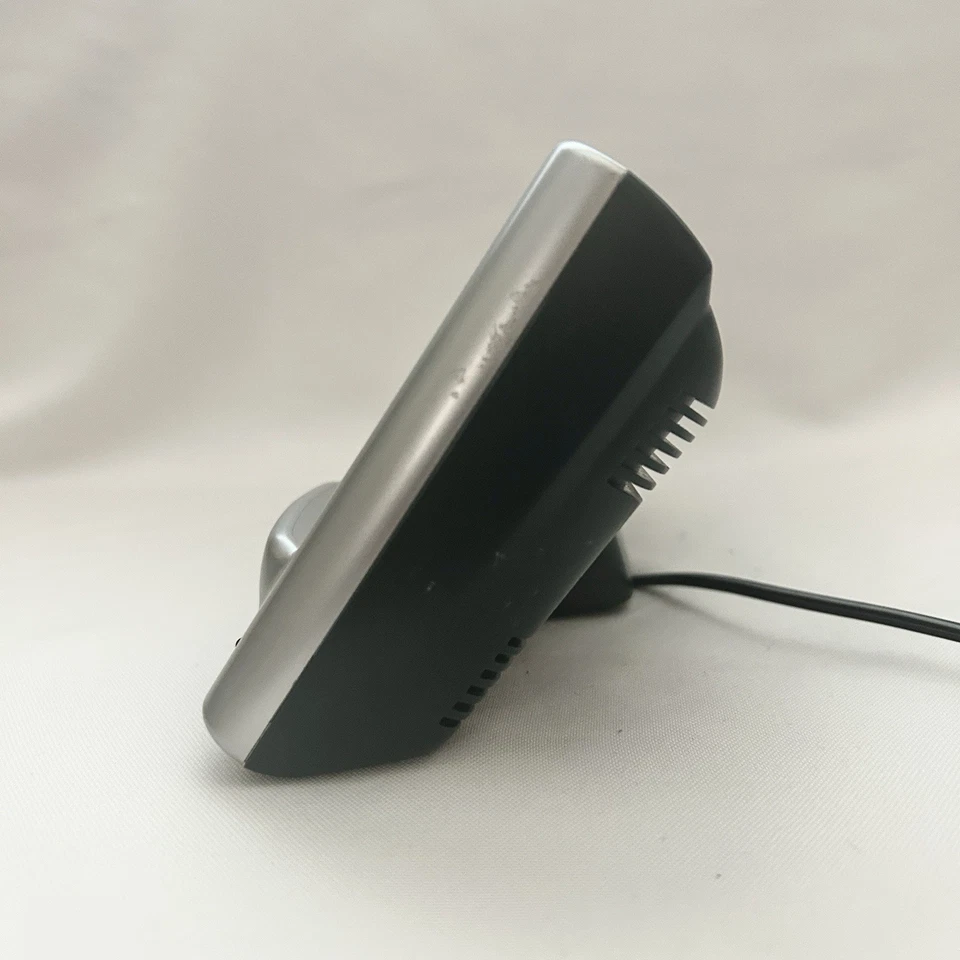 Oregon Scientific WRB308 NOAA Portable Weather Radio W/ Cradle & AC Power Supply - Image 3 of 4