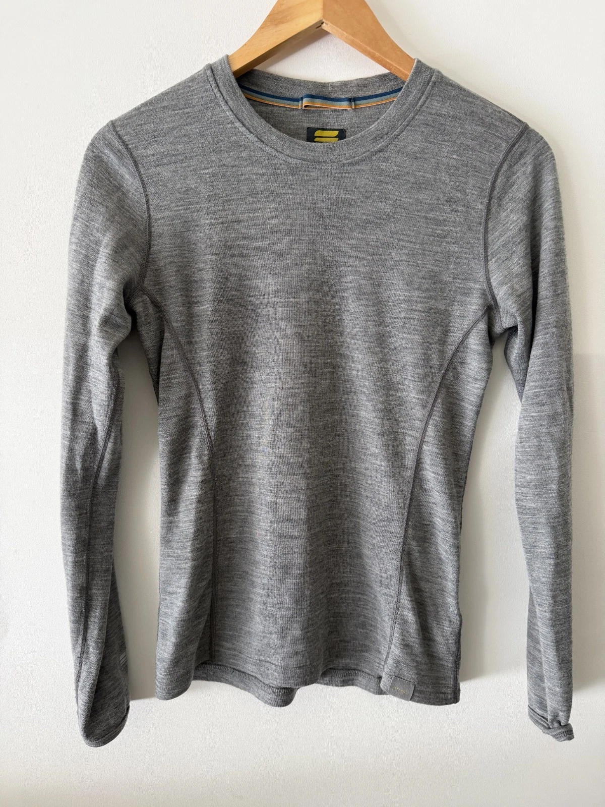 Meriwool 250g Womens S Long Sleeve Gray Baselayer Fitted Top Outdoor Merino Wool
Opens in a new wind
