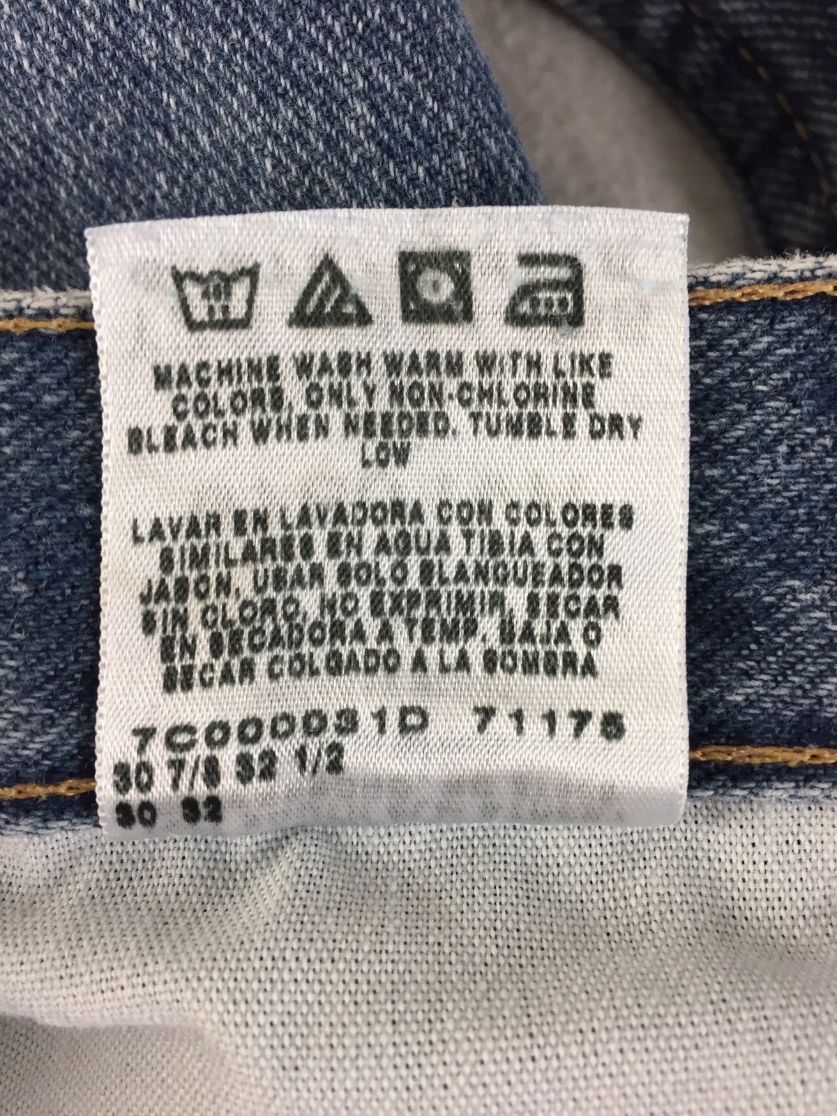 Wrangler Jeans Relaxed Fit 97601VR Men Tag Size 29x32 Measures 30x31 1/2