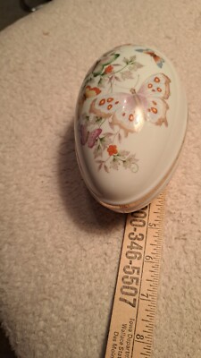 Egg shape trinket ceramic two piece container butterfly decoration