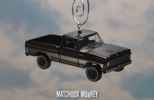 Stile Vintage 1967 Ford F-100 Pick-Up Camion Natale Ornamento 1/64 Adorno F100 - Foto 10 di 12