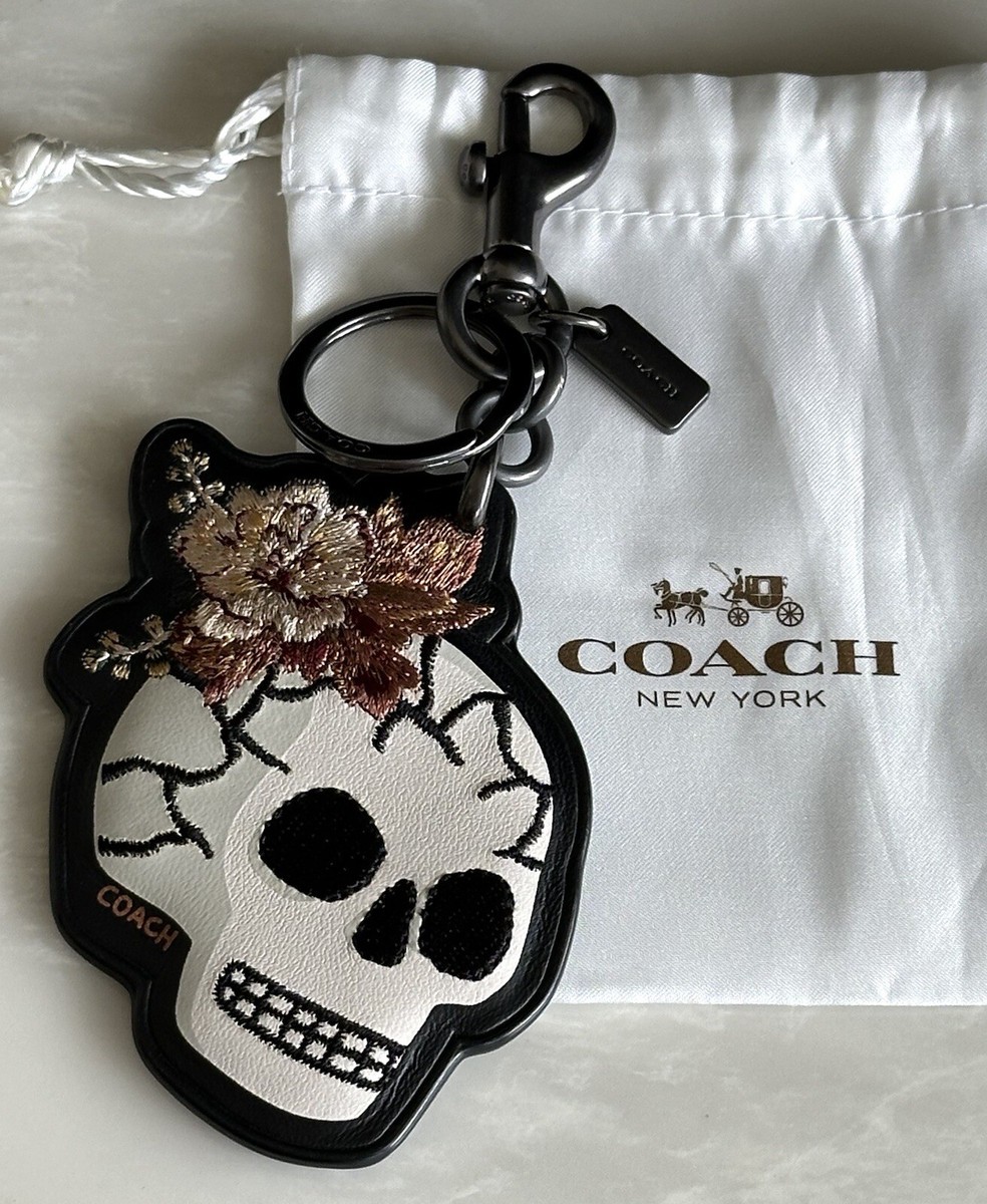 COACH スカル キーリング NEW COACH SKULL HEAD EMBROIDERED LEATHER BAG CHARM KEY RING FOB