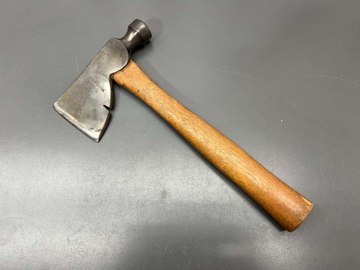 H1) VINTAGE GERMANTOWN GTW HATCHET HAMMER AXE ROOFING DRYWALL
