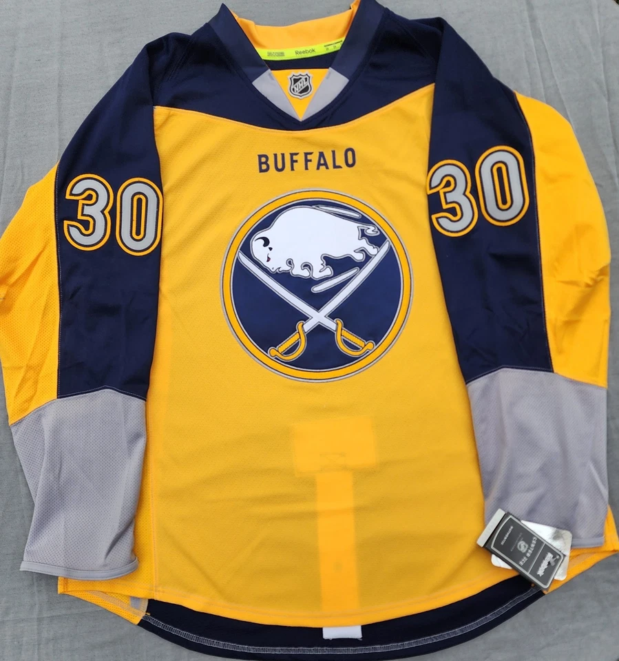 Camiseta deportiva alternativa Ryan Miller Buffalo Sabres 2013-15 auténtica Reebok NHL talla 54 Foto 2 de 4