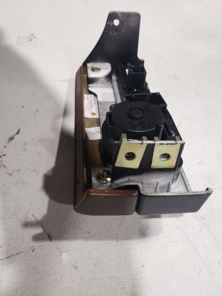 2007 Maserati Quattroporte Switch Panel Headlight, Trunk, Fuel Door Control OEM