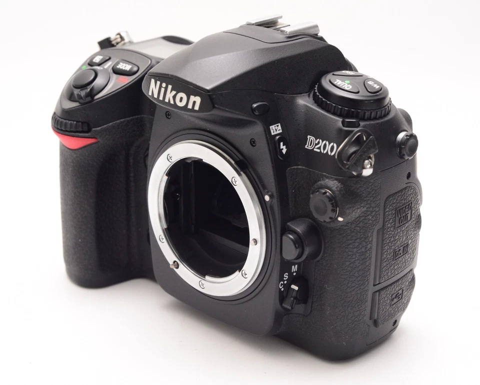 Nikon D200, photo 3 of 5