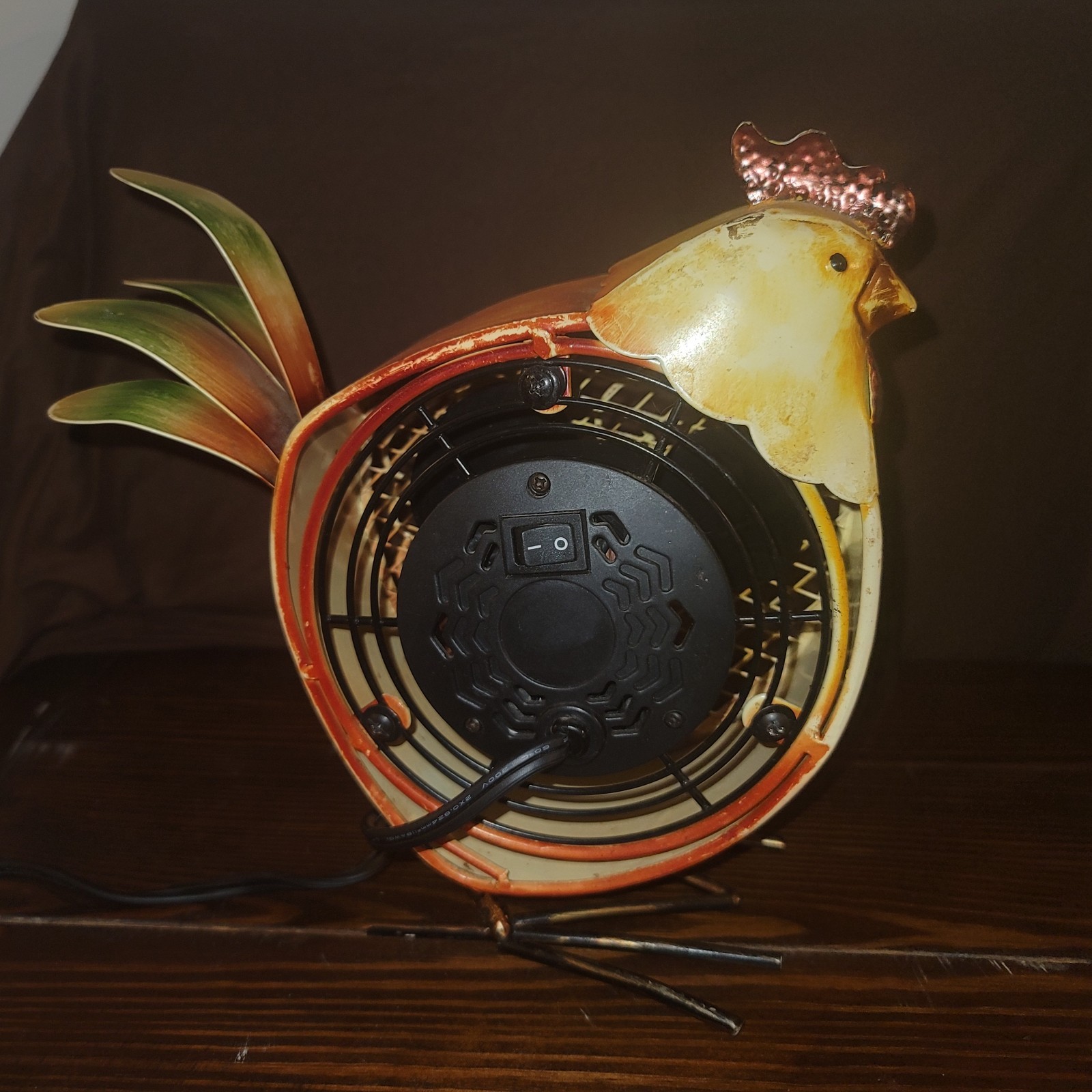 Deco Breeze Chicken Electric Fan Metal Rooster  Farmhouse Decor Unique DBF2410