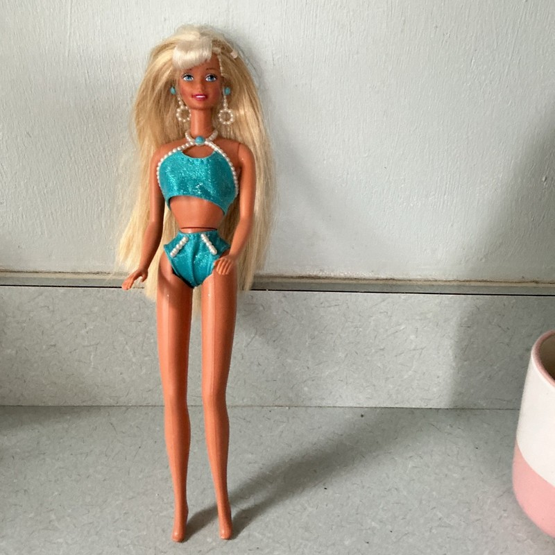 Mattel Jewel Beach Barbie 1993