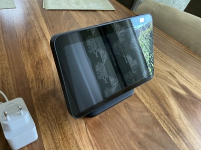 Echo Show 8 (2. Generation) mit Ständer Schwarz Alexa TOP Zustand