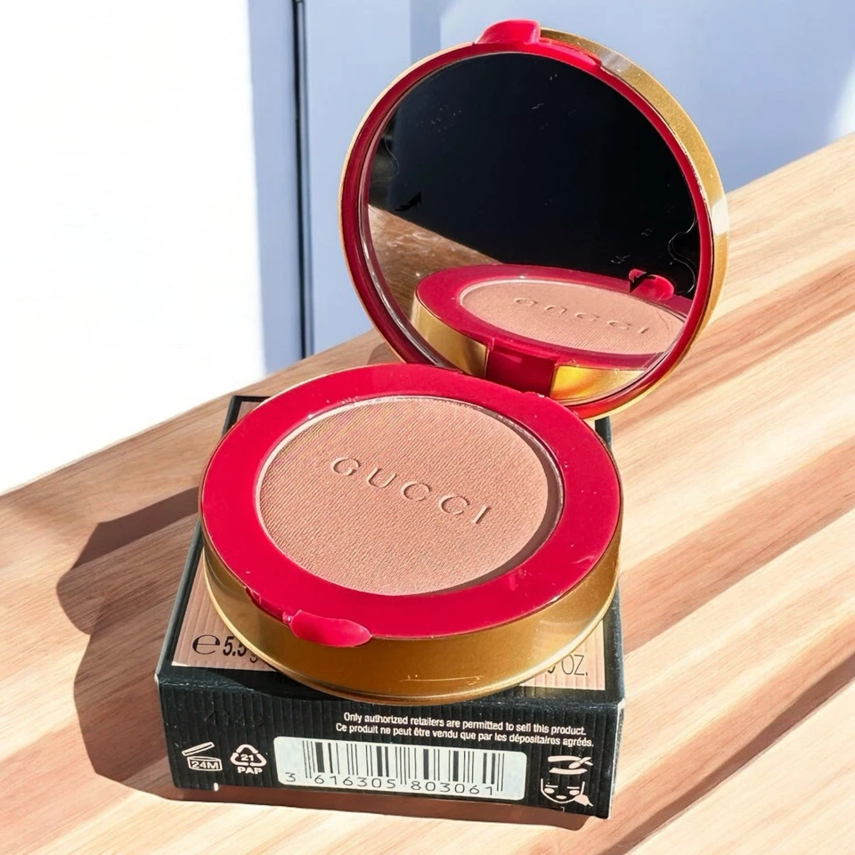 GUCCI Blush De Beauté Mejillas y Ojos - 10 Melocotón Suave - Edición Limitada 2024 Foto 3 de 4