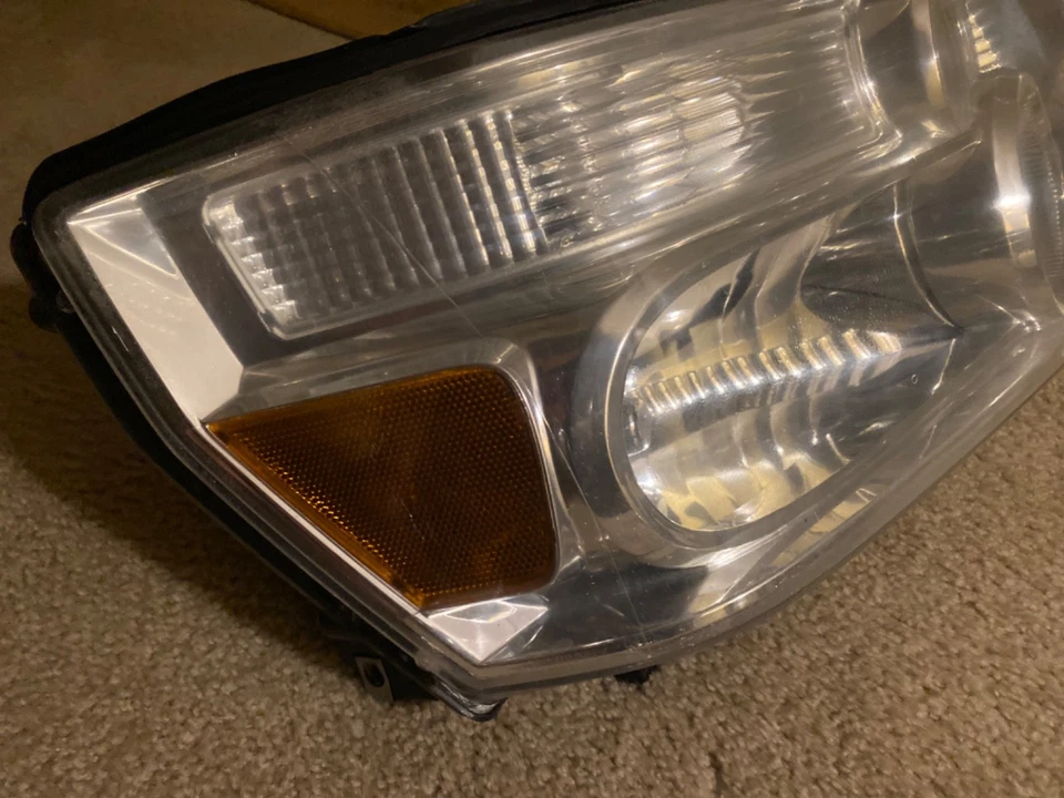 Faro derecho pasajero Infiniti QX56 2004-2010 XENÓN HID OEM Foto 2 de 4