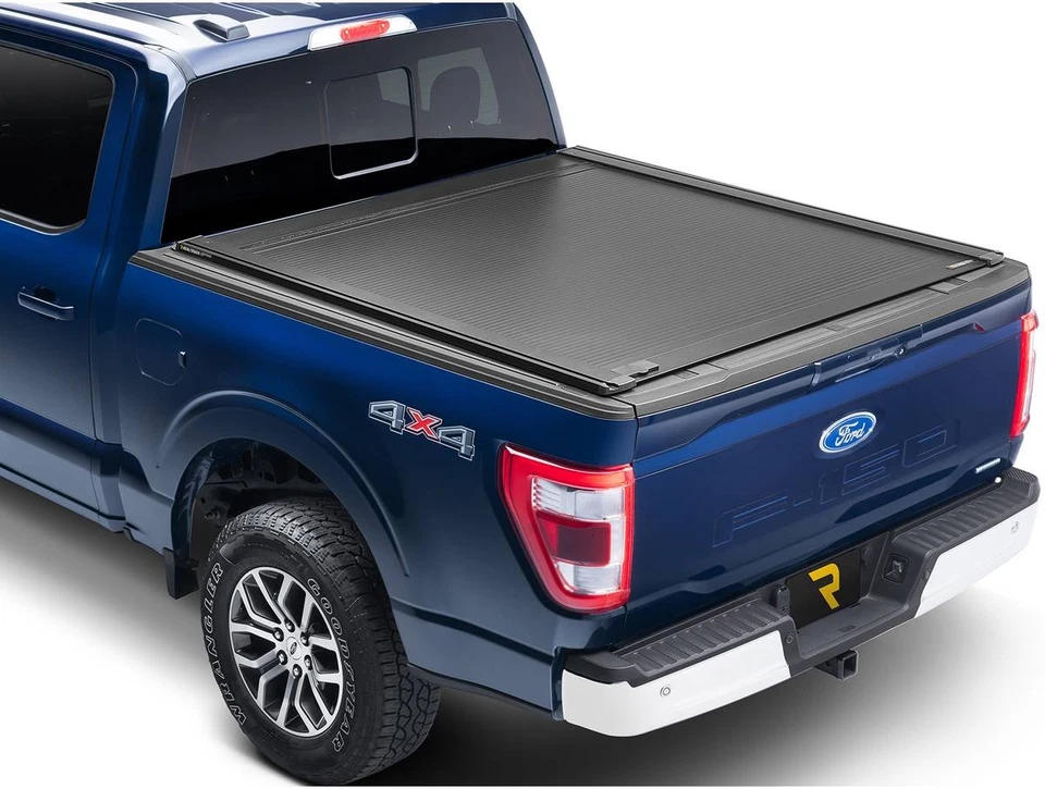 Retrax ONE XR Retractable Tonneau Fits 99-07 Ford 250/350 Super Duty 6'9" Bed Foto 3 de 4