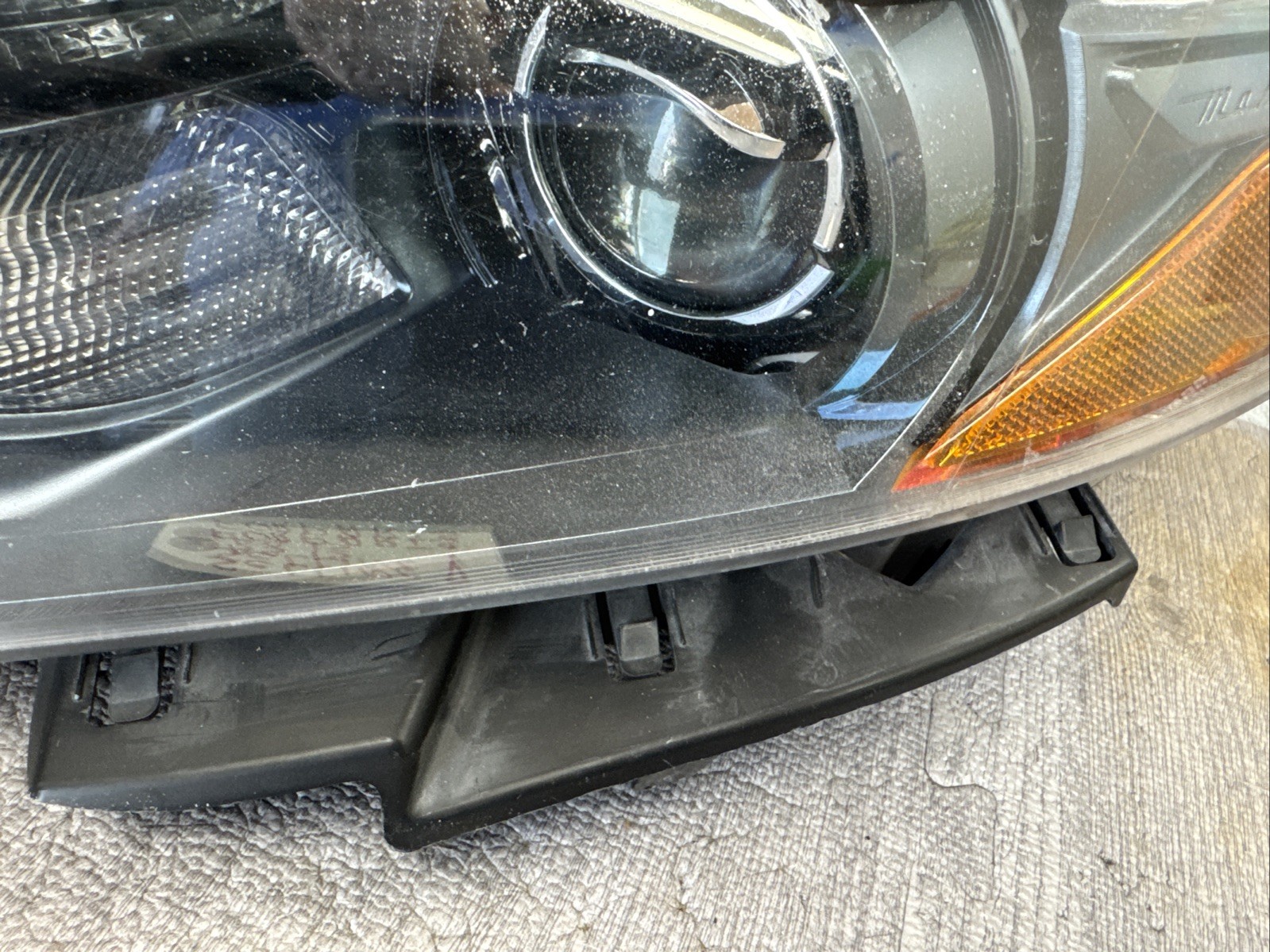2017-2020 Maserati Levante Xenon HID Right Not AFS Headlight OEM ❗️damage ❗️