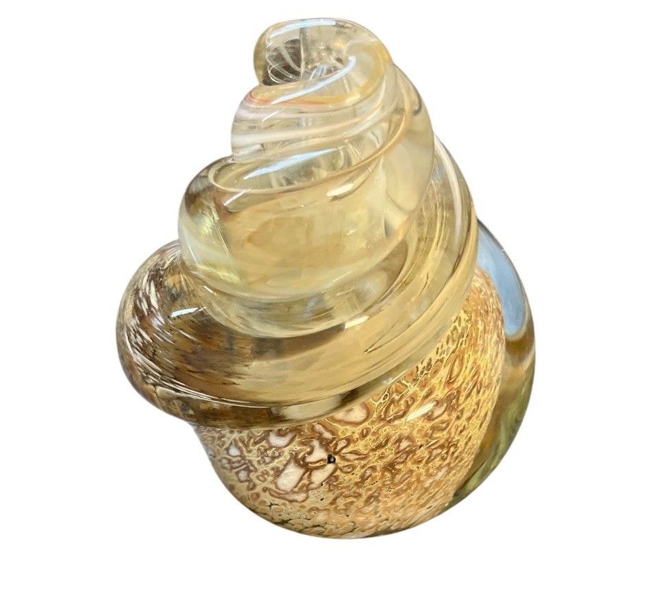 Unbranded Hand-Blown Glass Seashell Paperweight 12oz Gold Speckled Murano Style