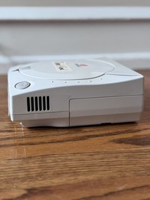 SEGA Dreamcast HKT-3020 Console Only White PARTS REPAIR DOES NOT READ DISCS A17 