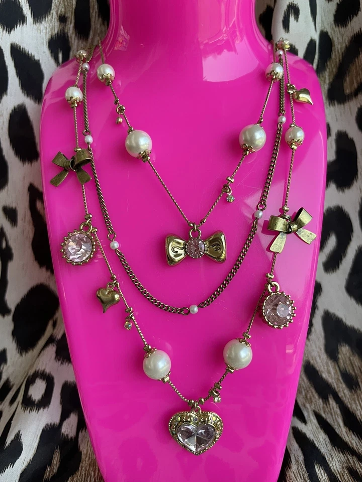 Collar Betsey Johnson Arco Cristal Rosa AB Corazón Perla Oro Bronce Capas