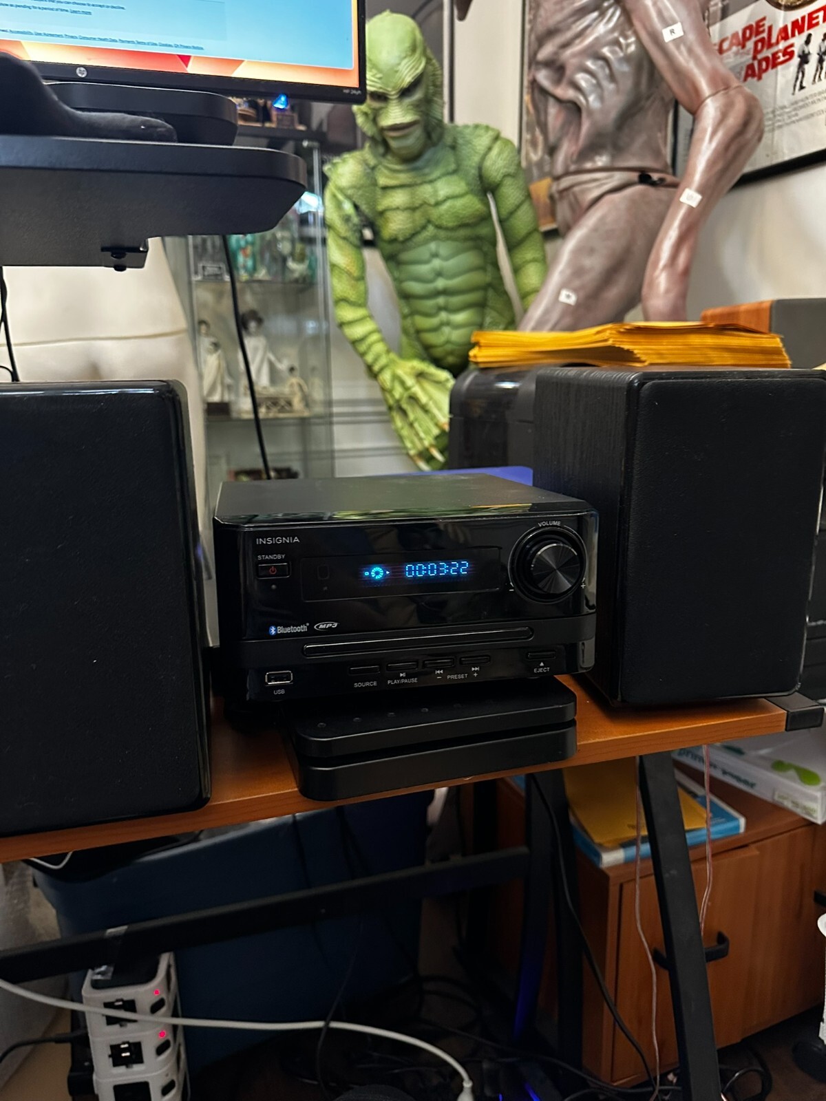 Insignia NS-SH513 Bluetooth CD Player FM Radio Stereo & Speakers no remote