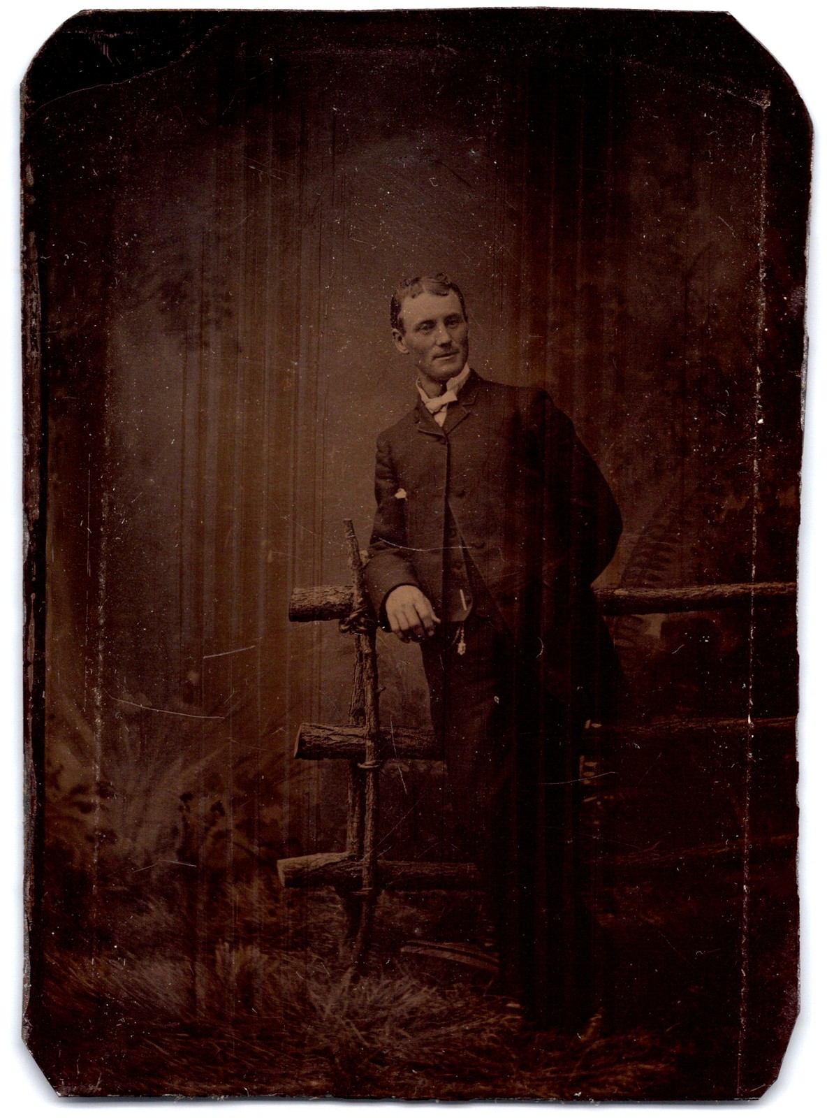 ANTIQUE 1/6th Plate TINTYPE CIRCA 1870s Handsome Man In Suit